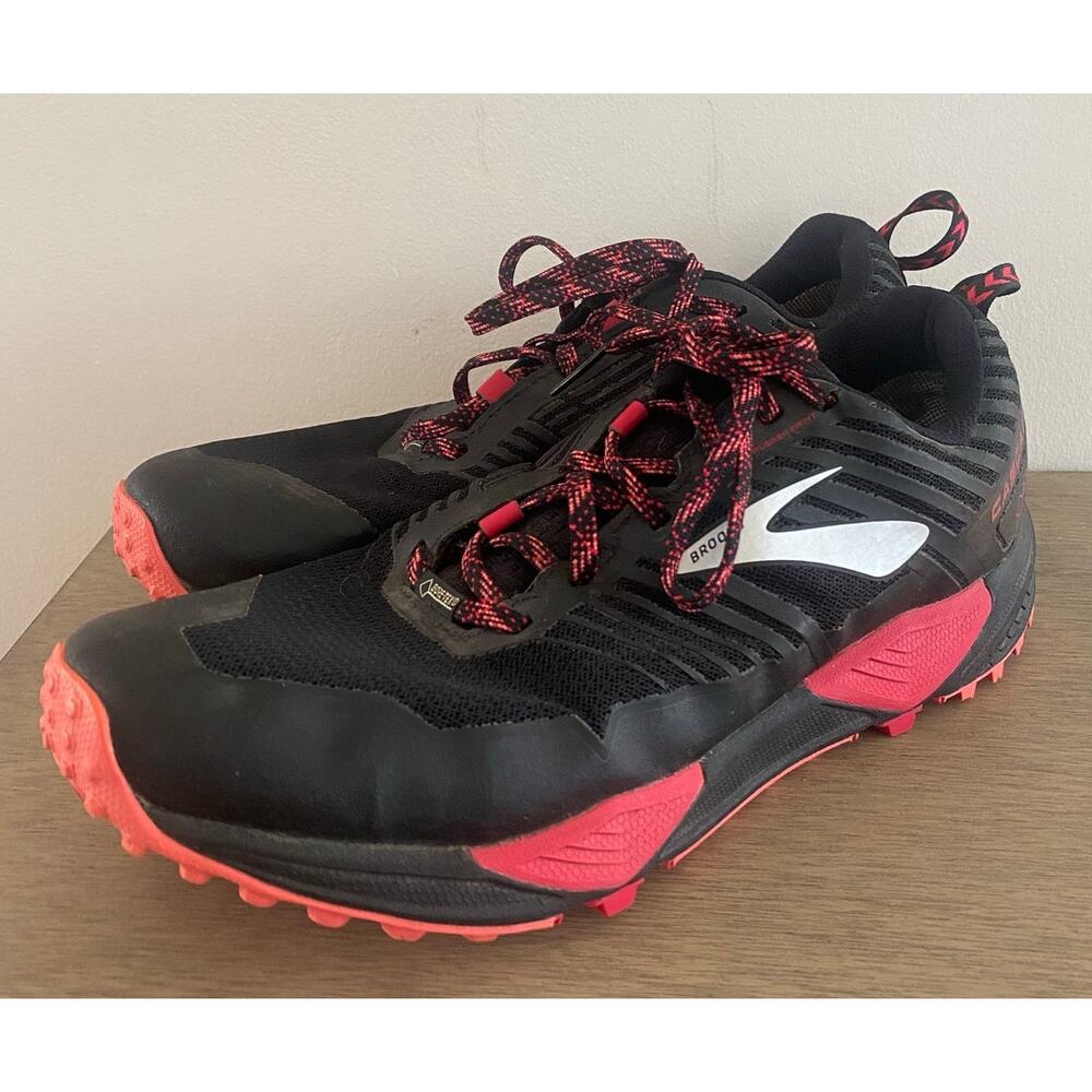 Women Brooks Cascadia 13 Gore-Tex GTX trailing running hiking athletic shoe 10.5